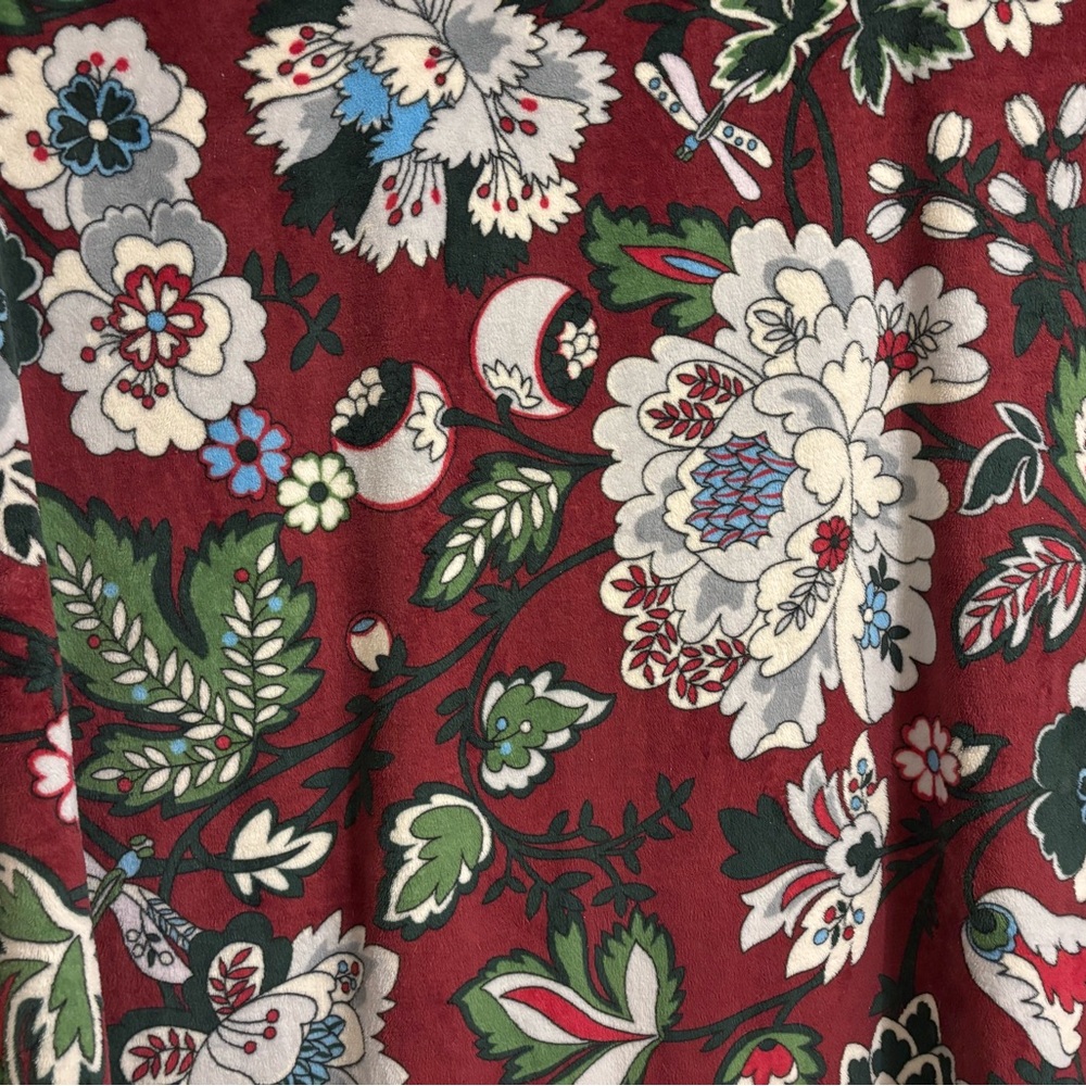 Vera Bradley Plush Large Throw in Deep Berry Floral